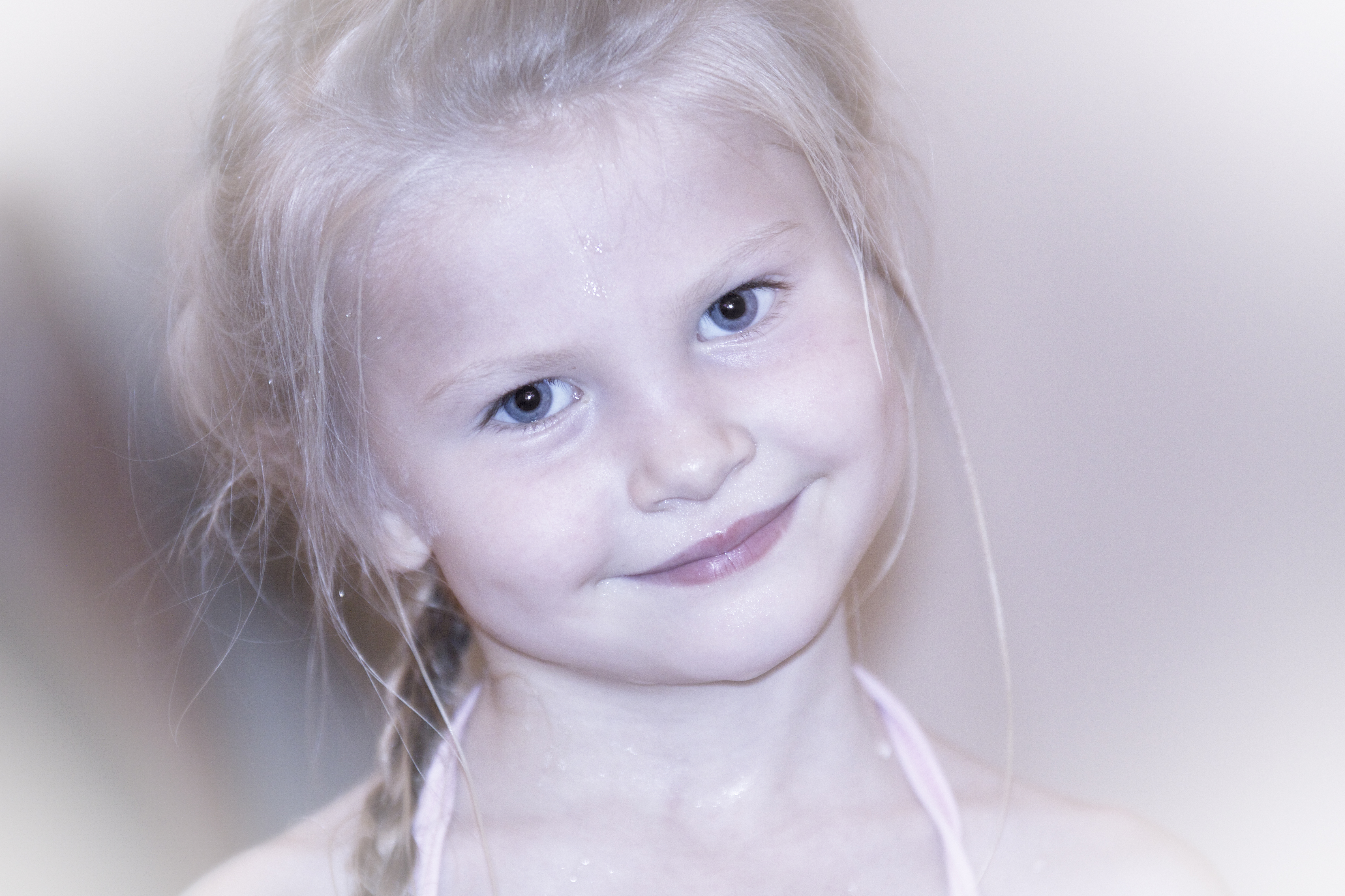 Lizzy Hot Tub IMG_2455 7Dec12